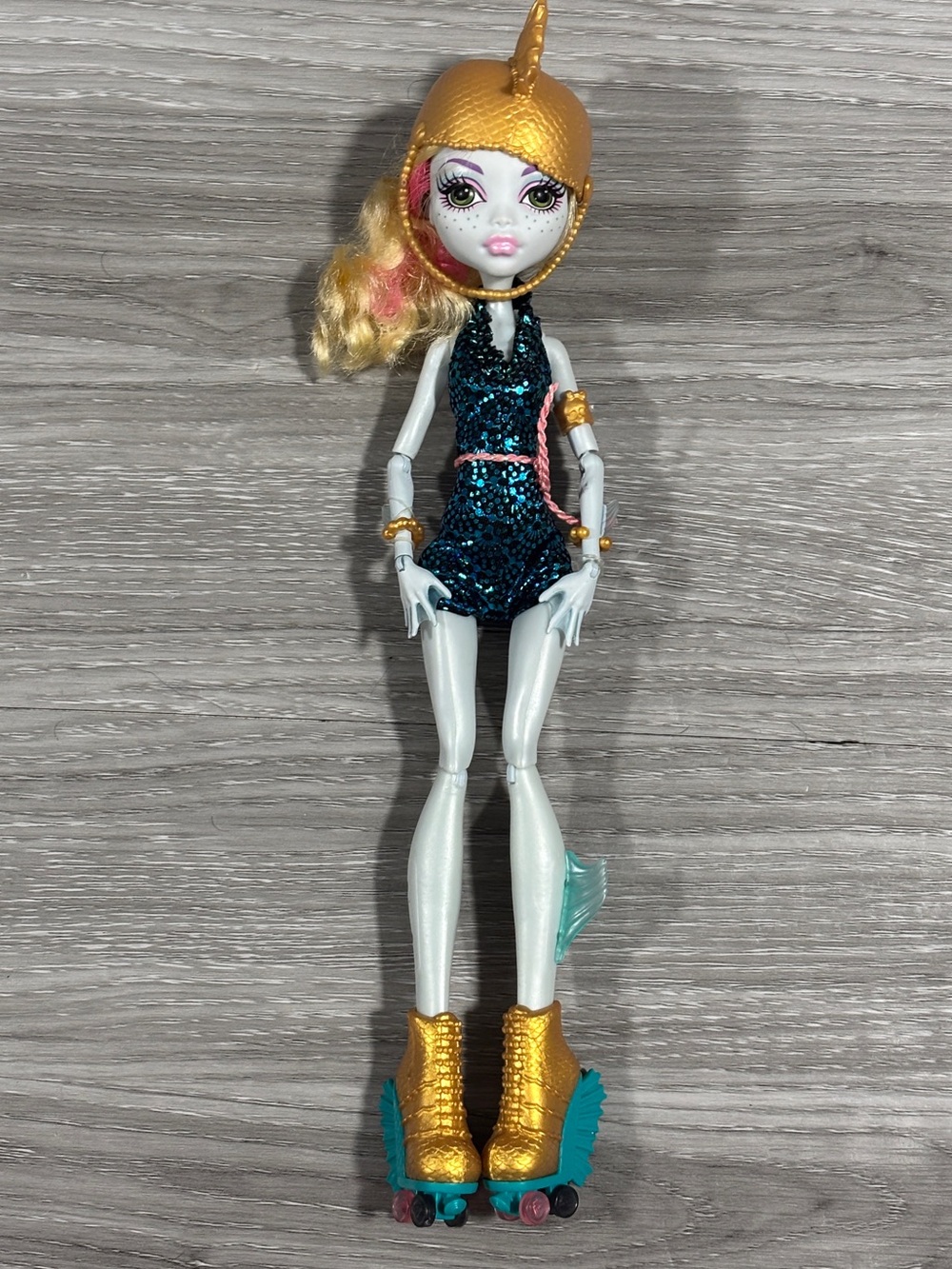 Lagoona Blue Wheel Love Monster High G1 Doll Rollerskates